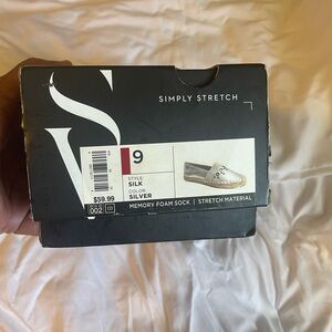 Simply Vera Vera Wang Silver Flats